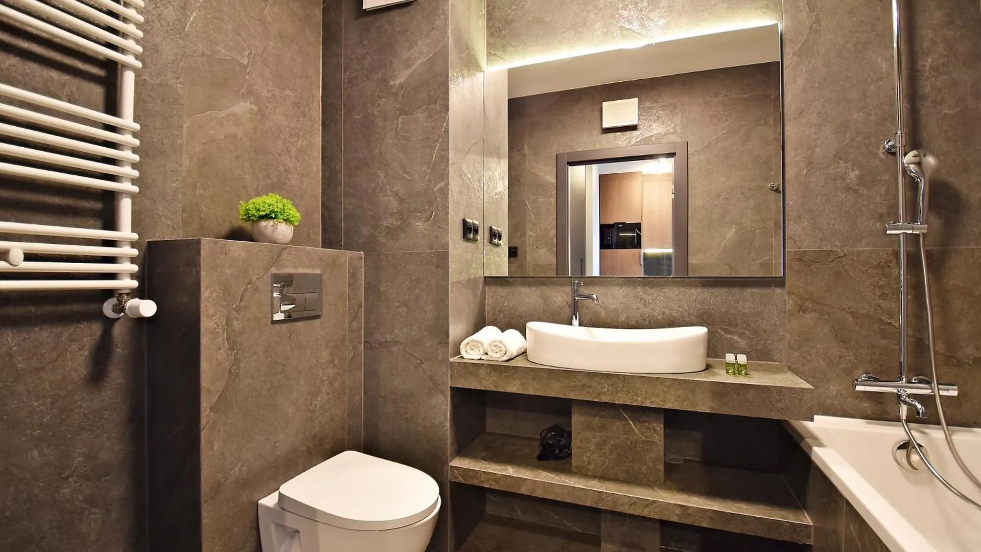 Aycon Apartments By Warszawa 0*,