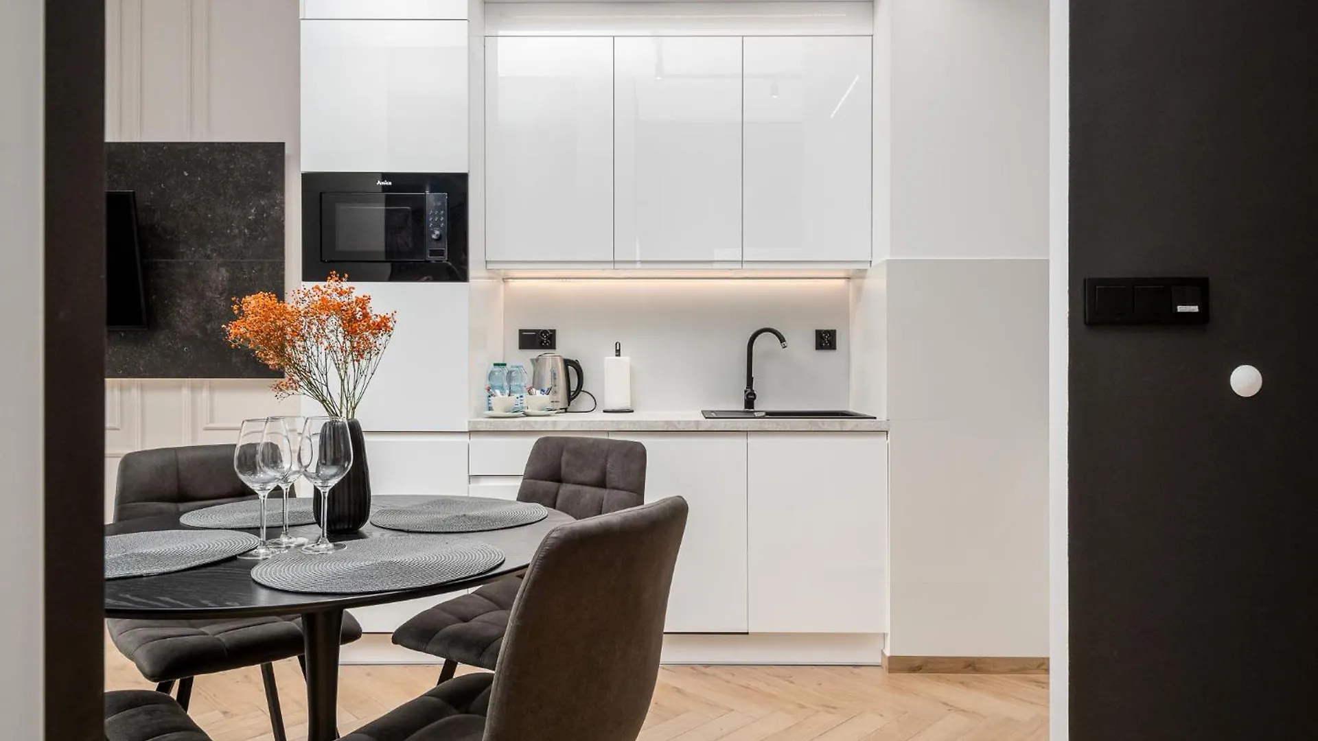 Aycon Apartments By Warszawa Polen